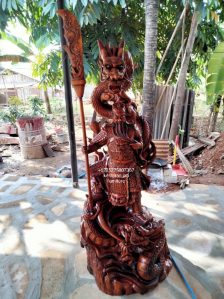 Patung kayu Kwan Kong